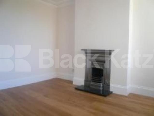 			3 Bedroom, 1 bath, 1 reception Flat			 Elder Avenue, CROUCH END N8